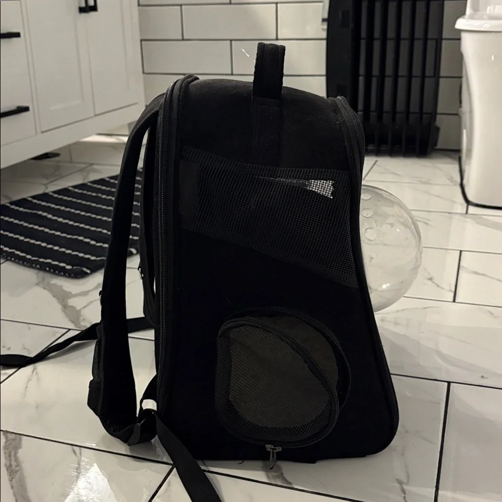 Black pet carrier with Bubble Window